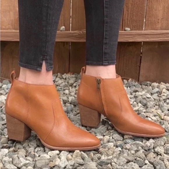 Madewell Brenner Bootie - Picture 2 of 10